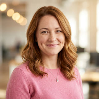 Photo de profil d'Emily Watson, identifiée comme Responsable du service client au sein de Vela Rendecto